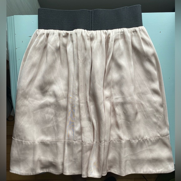 H&M Skirt - Picture 2 of 2